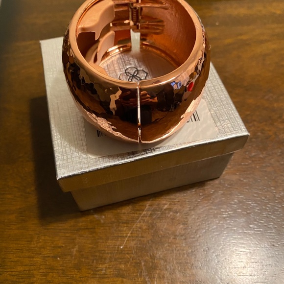 Fitbit Fitness Tracker Bracelet! 🏃♀️ Brand New (Rose Gold) - Picture 11 of 13